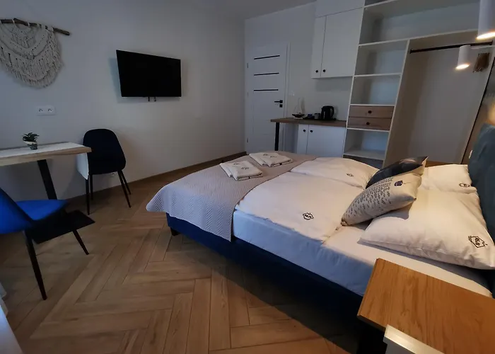 Dom Gościnny Z Restauracją - Rejs