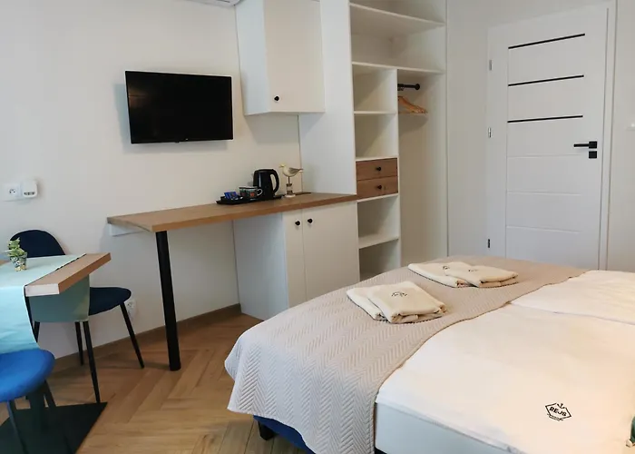 Dom Gościnny Z Restauracją - Rejs 3*